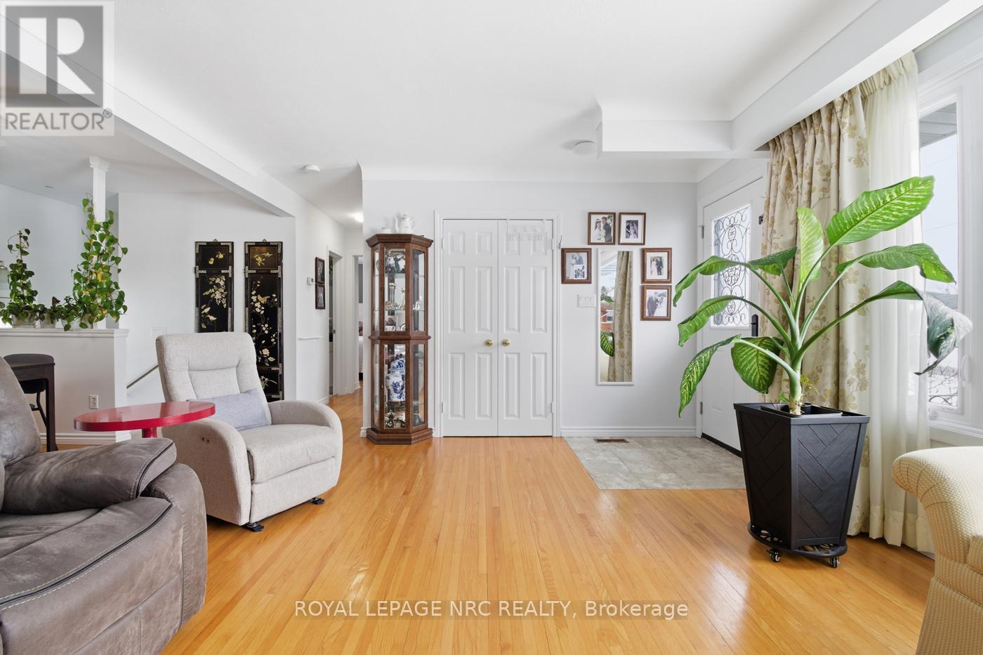 14 Terrace Avenue, Welland, Ontario  L3C 2C4 - Photo 6 - X12808136