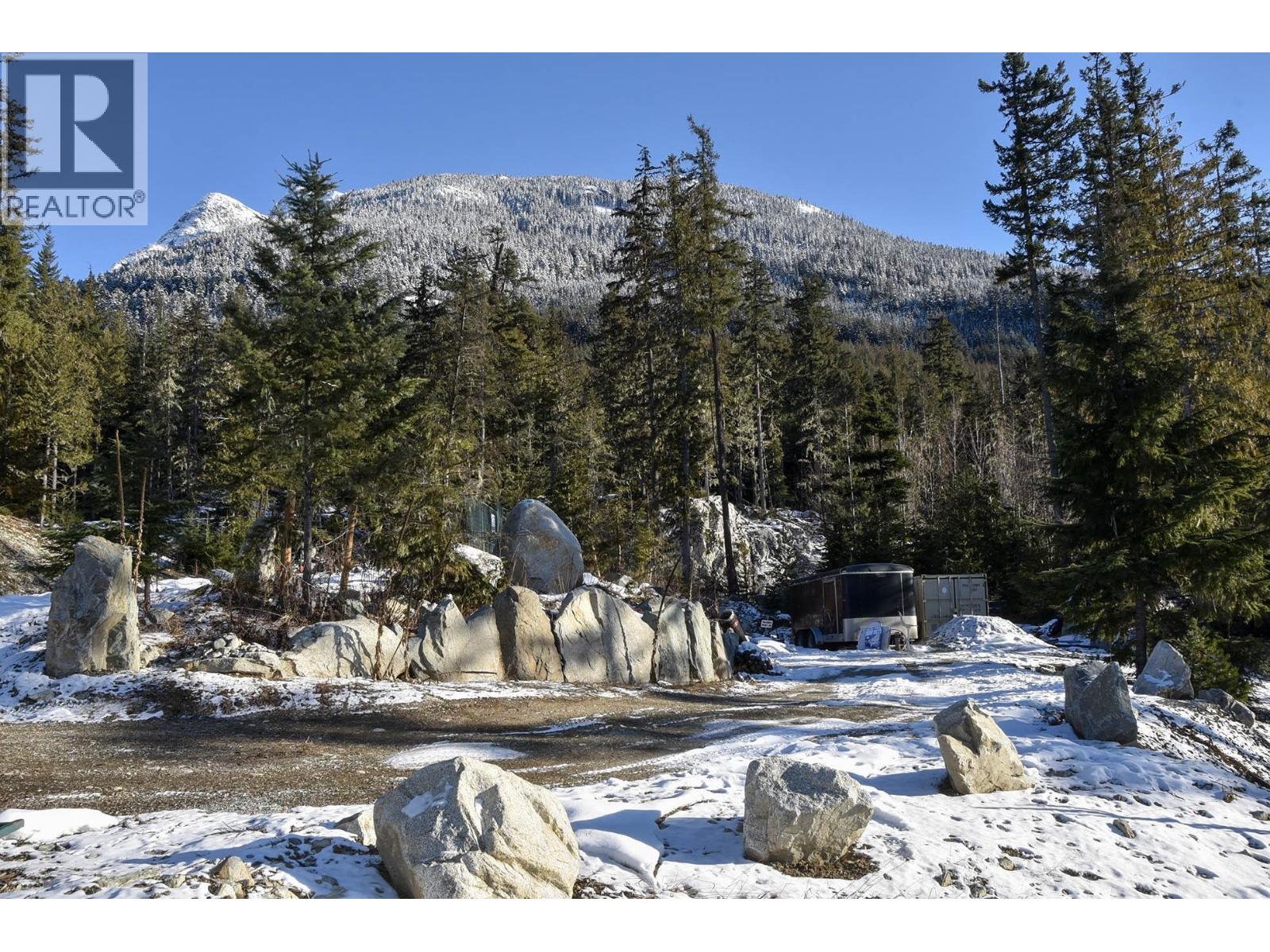 9325 Warbler Way, Whistler, British Columbia  V8E 1M1 - Photo 2 - R3092155