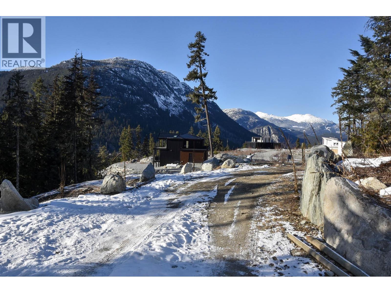 9325 Warbler Way, Whistler, British Columbia  V8E 1M1 - Photo 5 - R3092155