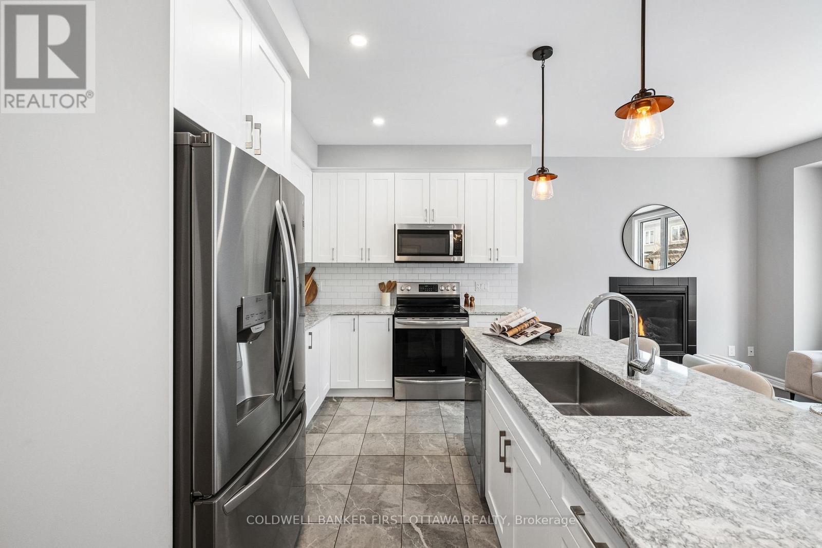 426 Warmstone Drive, Ottawa, Ontario  K2S 0W2 - Photo 12 - X12807872