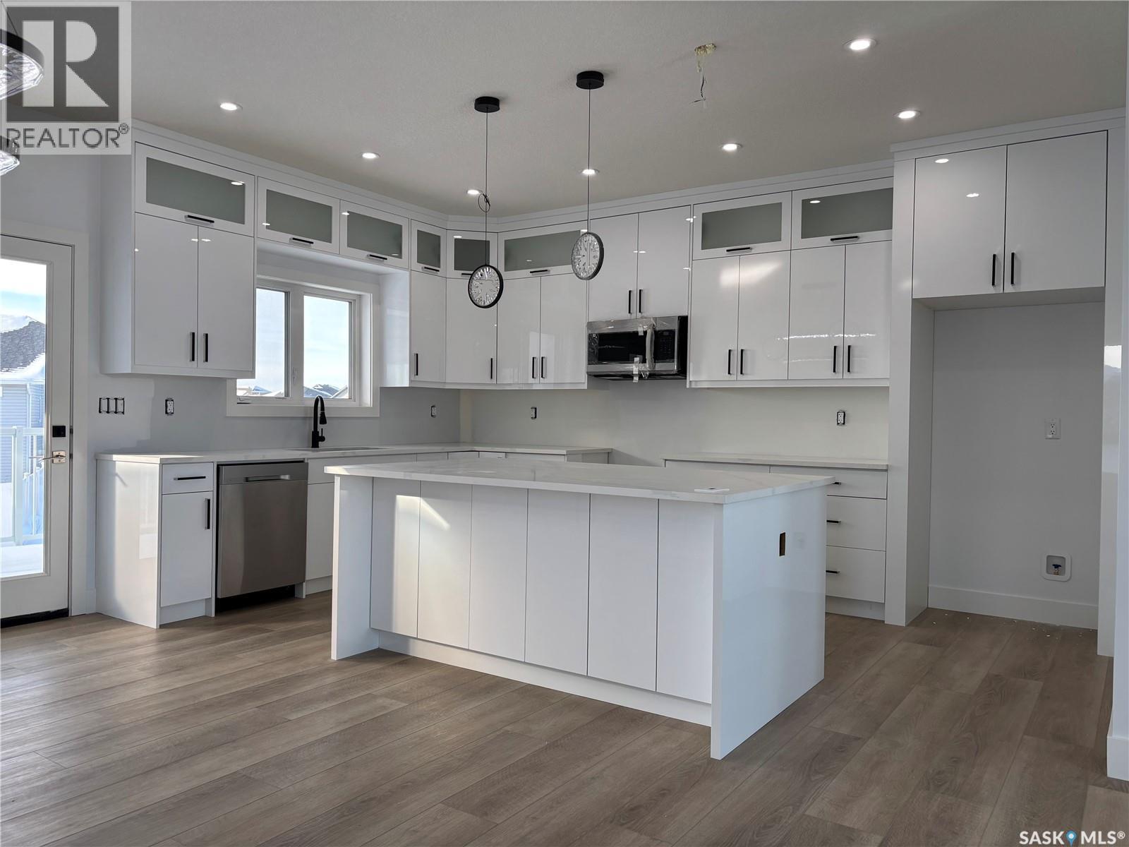 720 Weir Crescent, Warman, Saskatchewan  S0K 4S4 - Photo 8 - SK011008