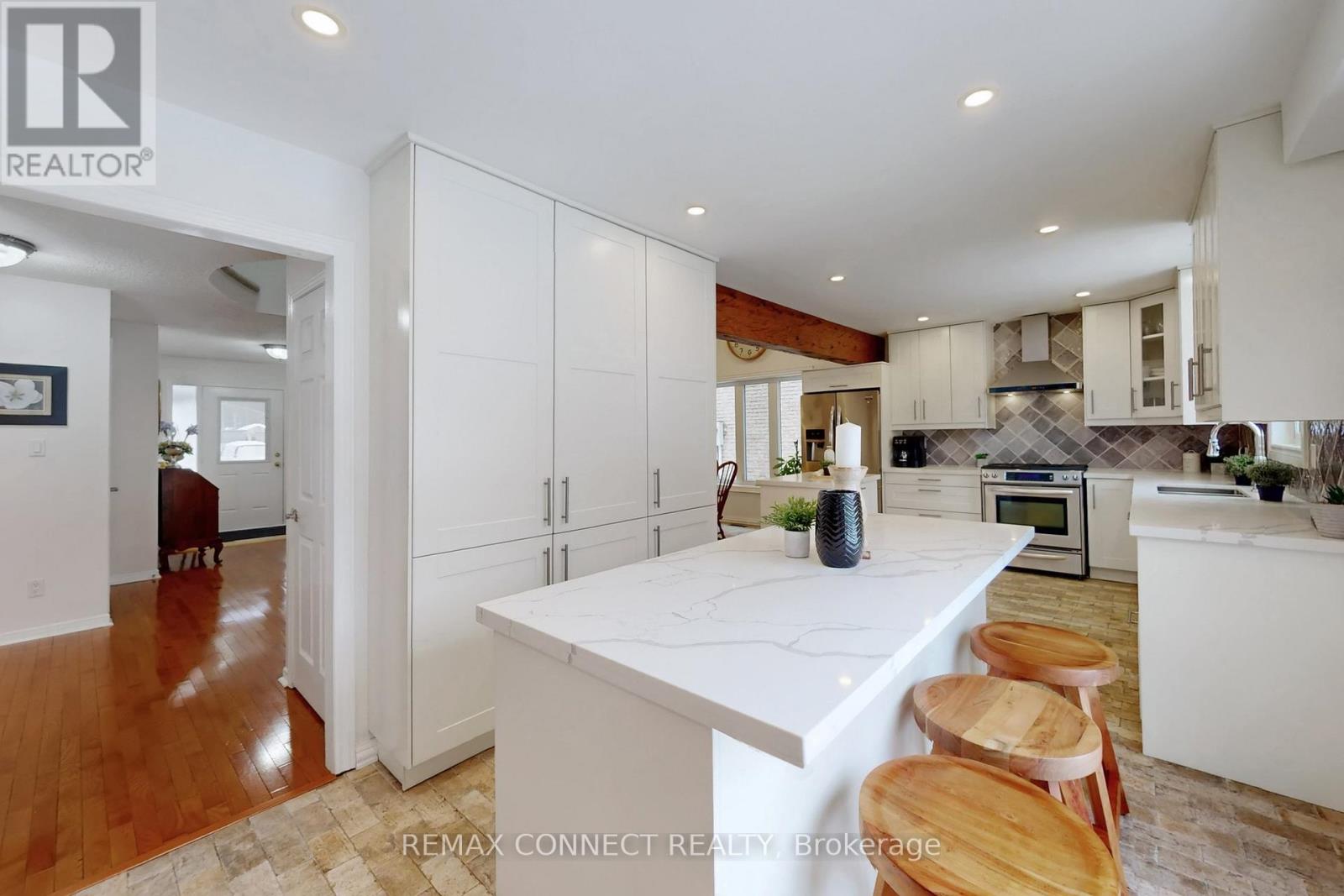 20 Beaumont Drive, Ajax, Ontario  L1T 1R8 - Photo 13 - E12808146