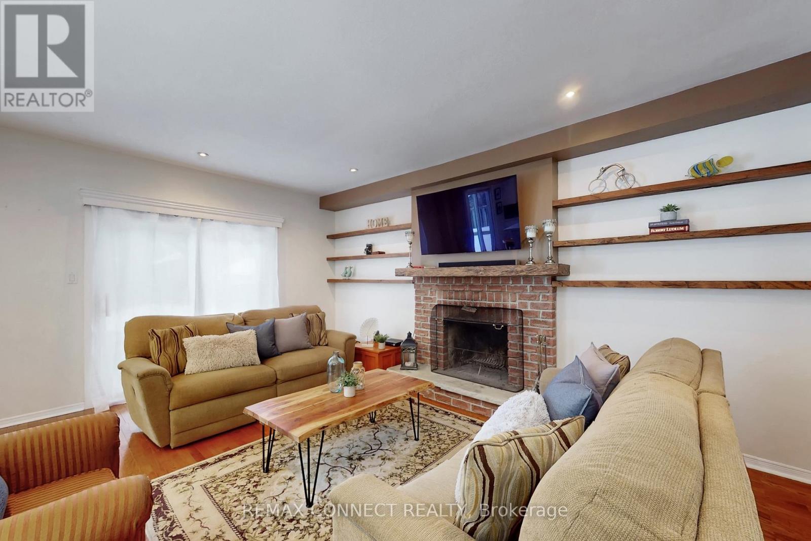 20 Beaumont Drive, Ajax, Ontario  L1T 1R8 - Photo 5 - E12808146