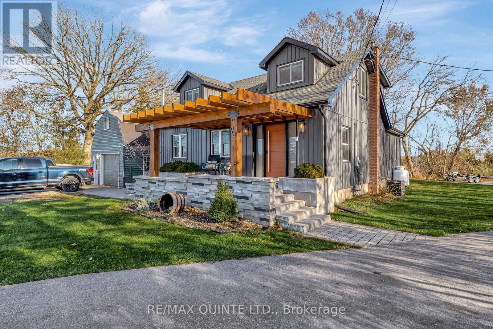 98 BLESSINGTON ROAD, Belleville, Ontario