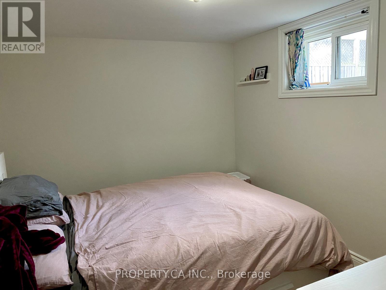 Lwr Lvl - 1067 Edgeleigh Avenue, Mississauga, Ontario  L5E 2G2 - Photo 9 - W12808132