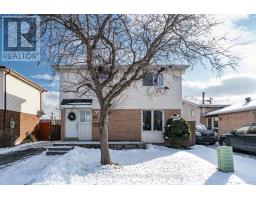 25 HUN CRESCENT, Toronto, Ontario