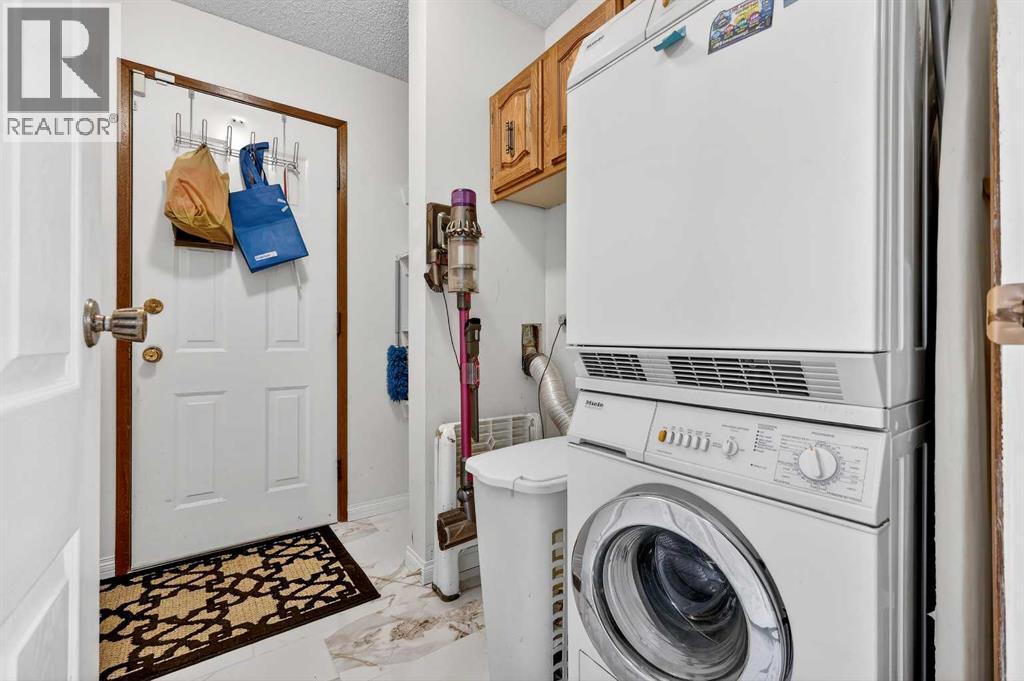 80 Oakmount Way Sw, Calgary, Alberta  T2V 4Y1 - Photo 30 - A2284151