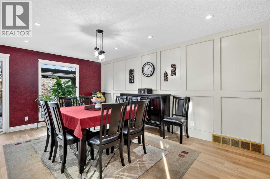 80 Oakmount Way Sw, Calgary, Alberta  T2V 4Y1 - Photo 18 - A2284151