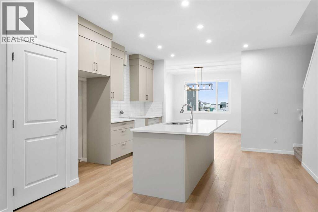 17 Creekview Manor Sw, Calgary, Alberta  T2X 5Y4 - Photo 3 - A2284416