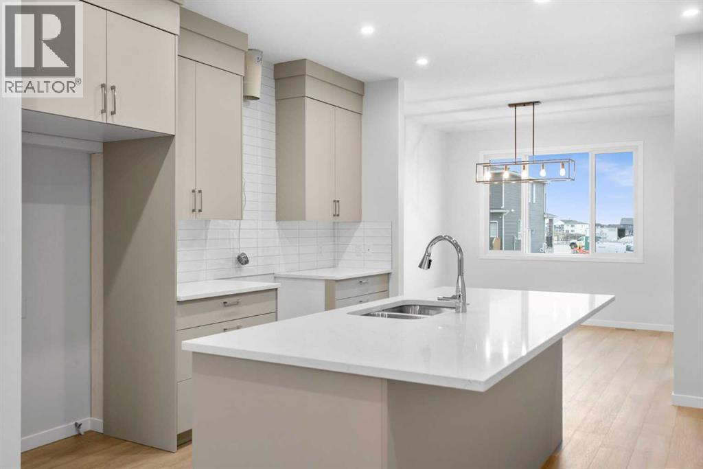 17 Creekview Manor Sw, Calgary, Alberta  T2X 5Y4 - Photo 4 - A2284416