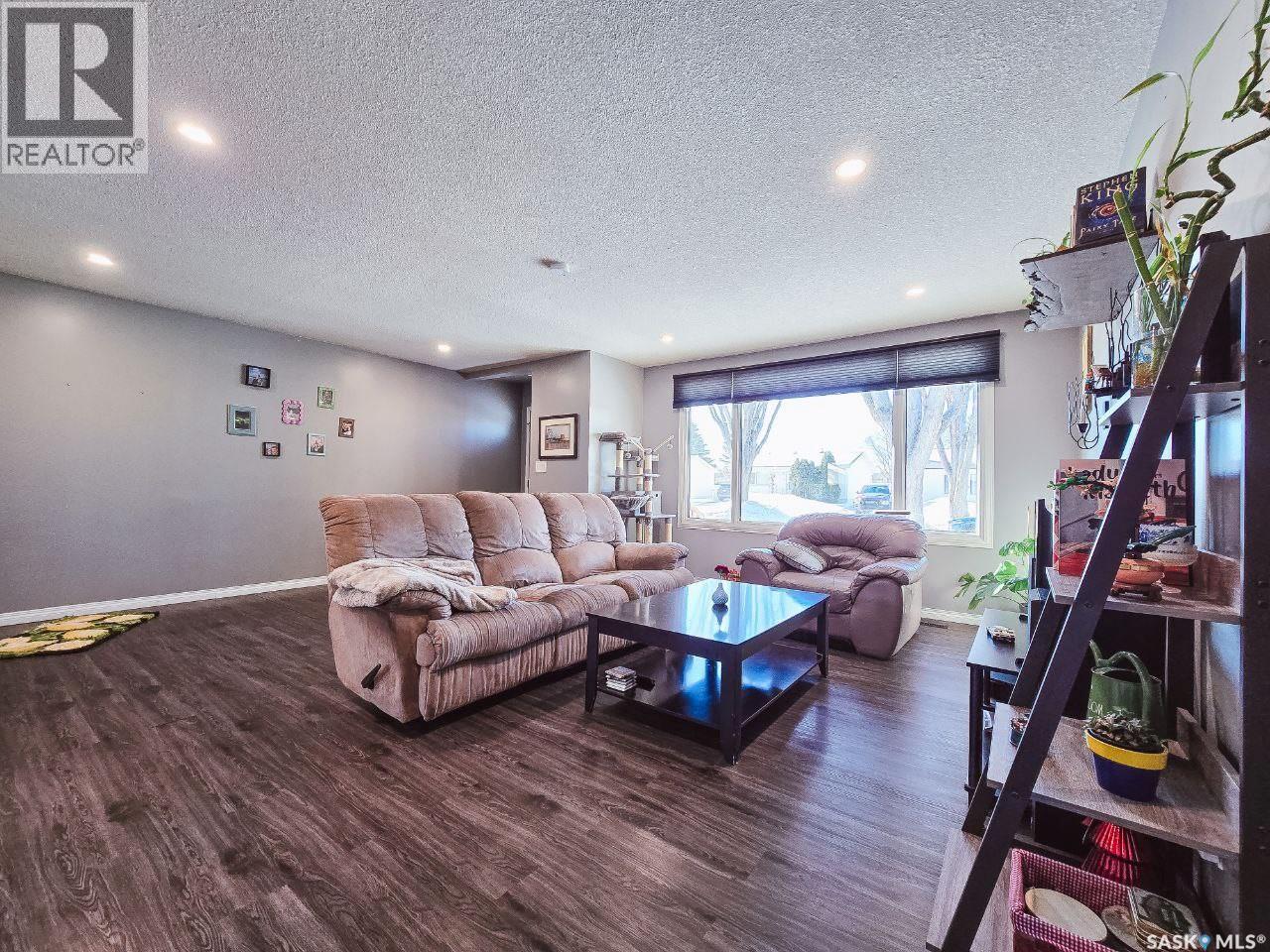 211 Eighth Avenue N, Yorkton, Saskatchewan  S3N 0W8 - Photo 6 - SK028901