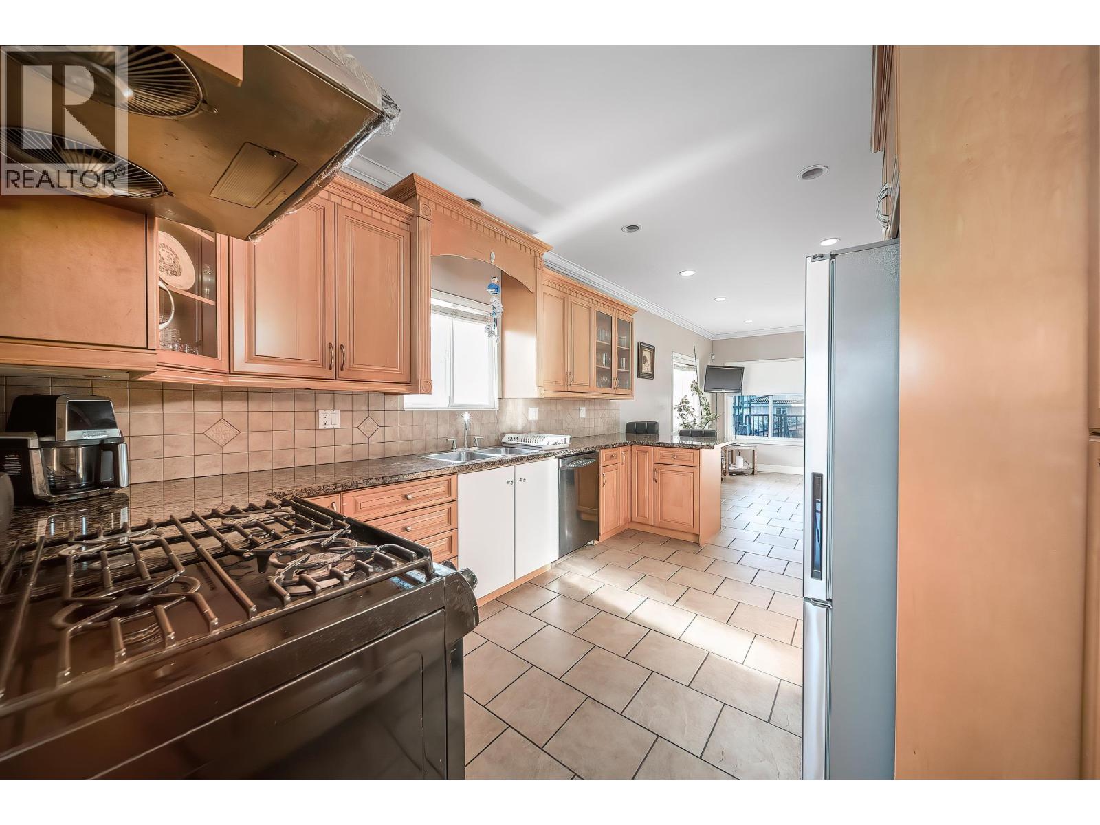 7987 13th Ave, Burnaby, British Columbia  V3N 2E8 - Photo 18 - R3092098