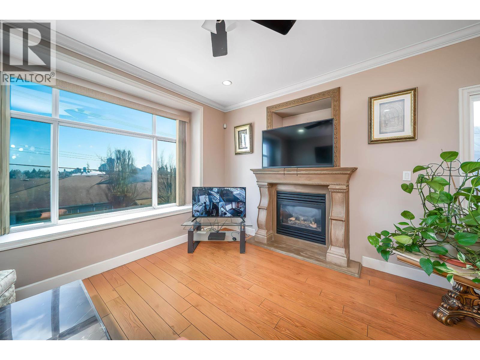 7987 13th Ave, Burnaby, British Columbia  V3N 2E8 - Photo 12 - R3092098