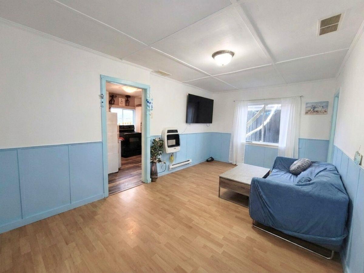 942 Lee Street, White Rock, British Columbia  V4B 4N8 - Photo 3 - R3092124