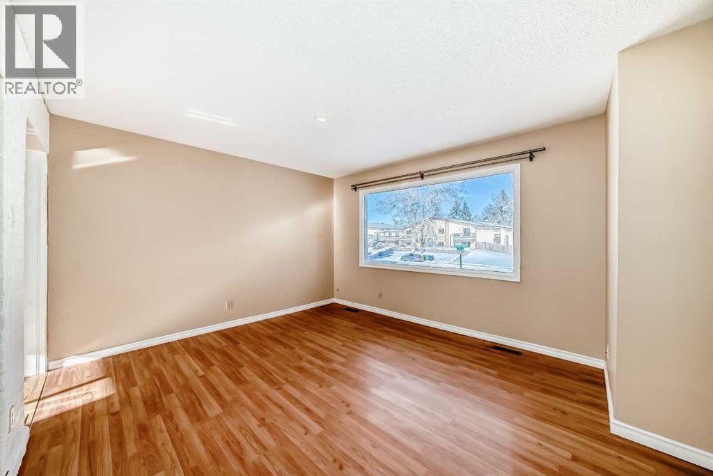 172 Pinehill Road Ne, Calgary, Alberta  T1Y 2C4 - Photo 5 - A2287889