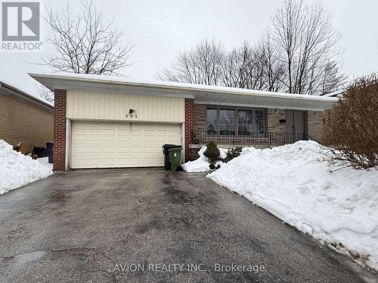 205 TORRESDALE AVENUE, Toronto, Ontario