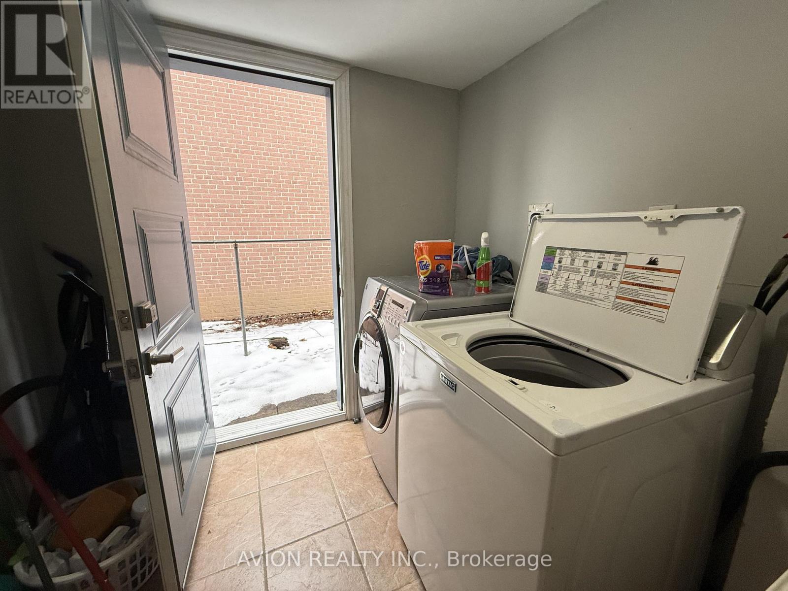 205 Torresdale Avenue, Toronto, Ontario  M2R 3E7 - Photo 11 - C12808164