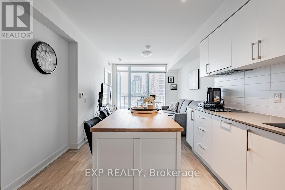 409w - 27 Bathurst Street W, Toronto, Ontario  M5V 0R1 - Photo 2 - C12808182