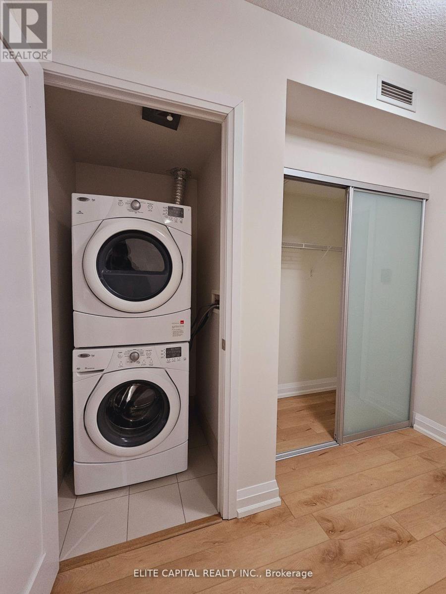 2824 - 5 Sheppard Avenue E, Toronto, Ontario  M2N 0G4 - Photo 2 - C12808208