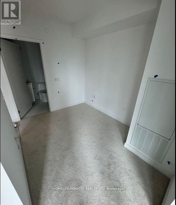 1913 - 230 Simcoe Street, Toronto, Ontario  M5T 0G7 - Photo 5 - C12808216