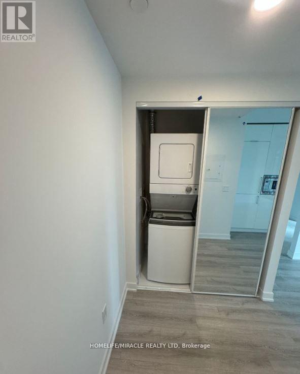 1913 - 230 Simcoe Street, Toronto, Ontario  M5T 0G7 - Photo 7 - C12808216