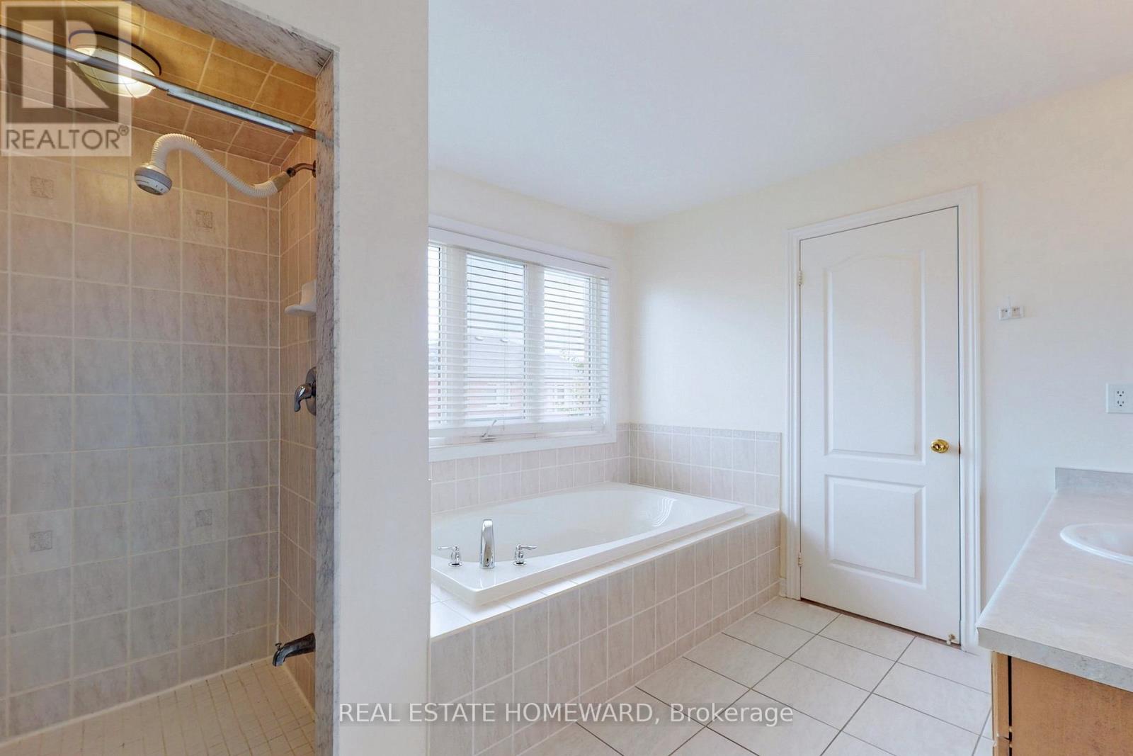 119 Capera Drive, Vaughan, Ontario  L4H 3K3 - Photo 24 - N12808226