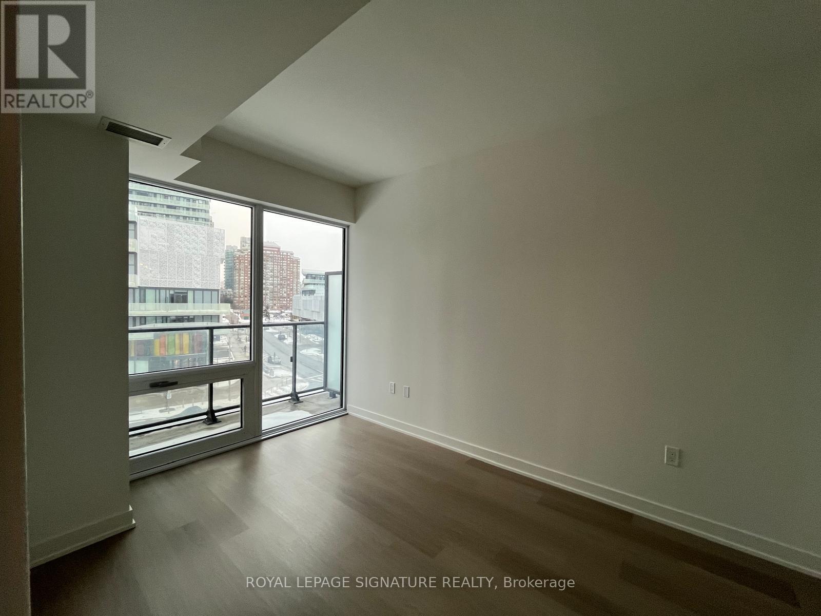 312 - 448 Burnhamthorpe Road W, Mississauga, Ontario  L5B 4M6 - Photo 9 - W12808162