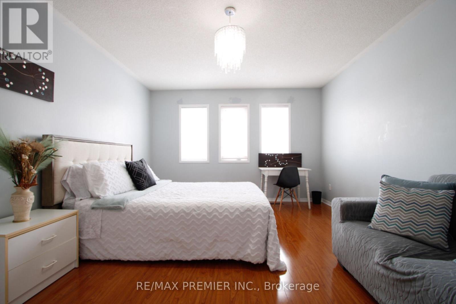 5272 Brookwood Court, Mississauga, Ontario  L5V 2N8 - Photo 15 - W12808172