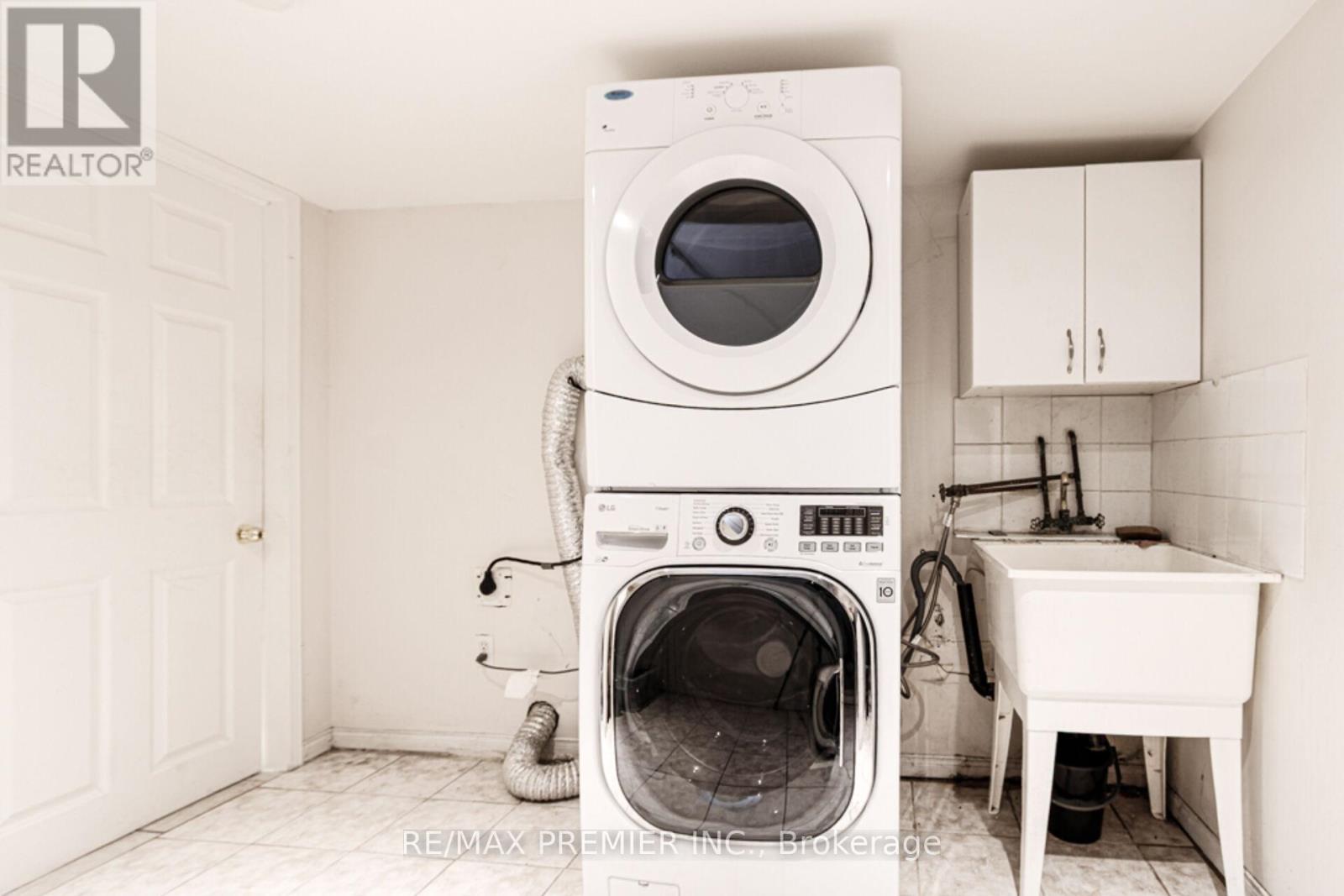 5272 Brookwood Court, Mississauga, Ontario  L5V 2N8 - Photo 24 - W12808172