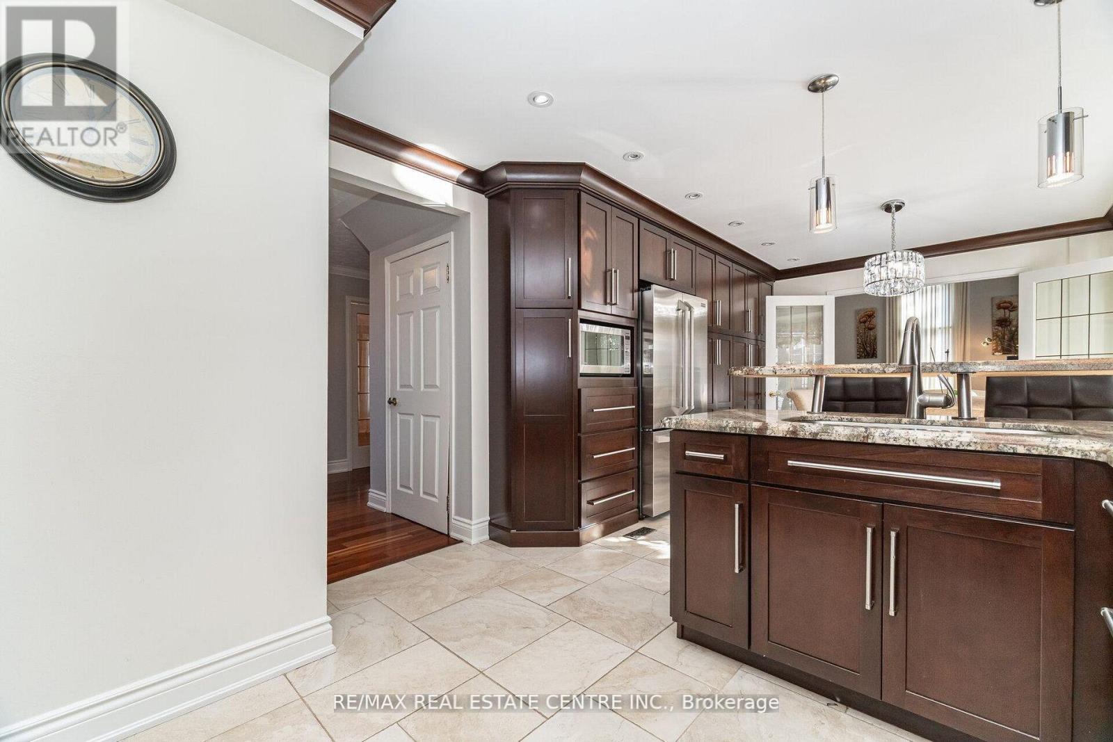 15 Brookbank Court, Brampton, Ontario  L6Z 3G4 - Photo 39 - W12808198