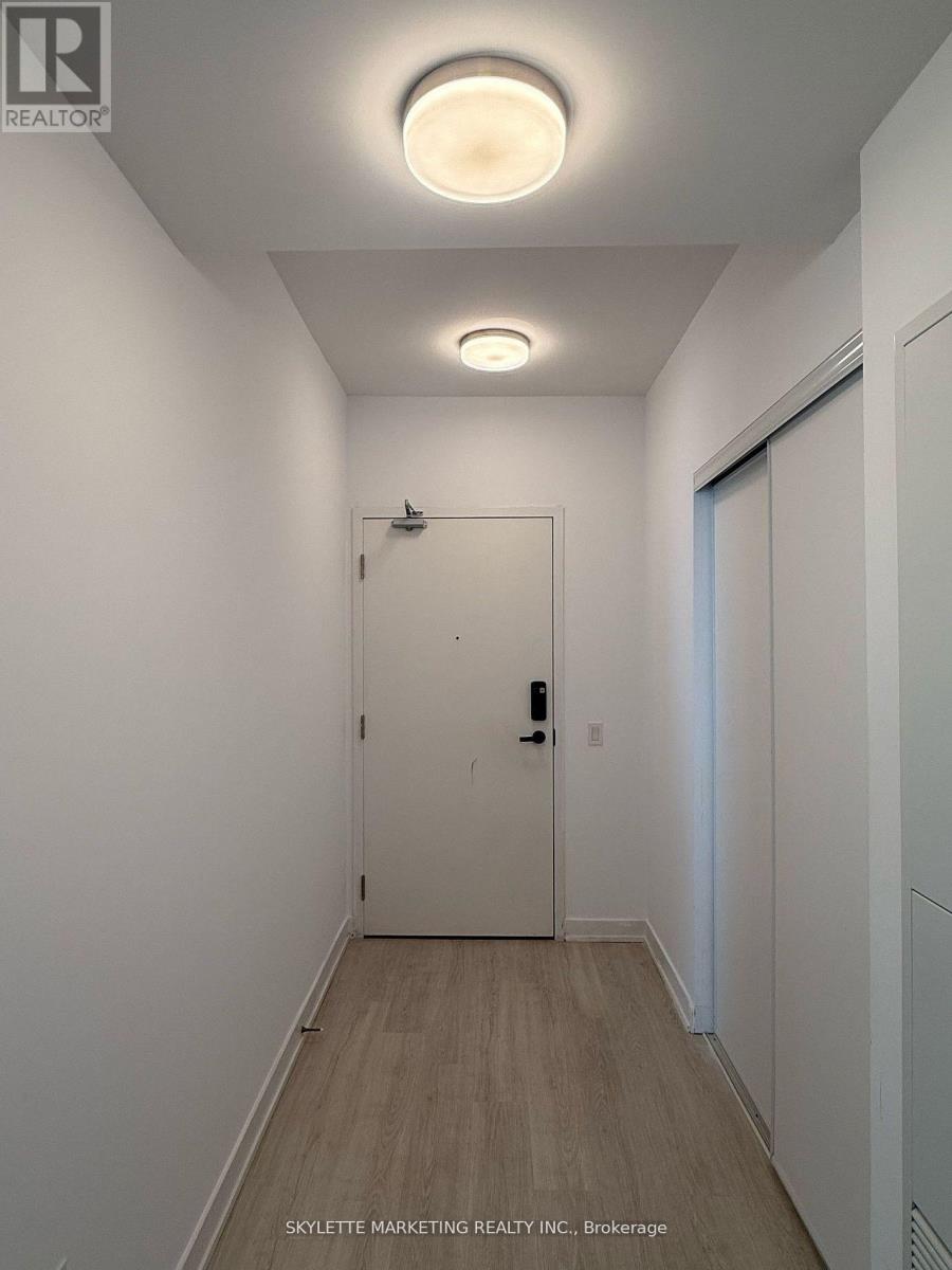 4406 - 3883 Quartz Road, Mississauga (City Centre), Ontario  L5B 0M4 - Photo 2 - W12808200