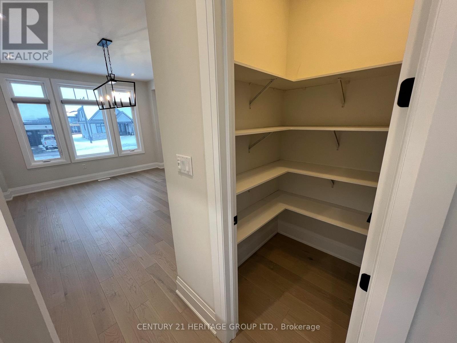 107 Reed Way, Blue Mountains, Ontario  L9Y 3Y9 - Photo 8 - X12808168