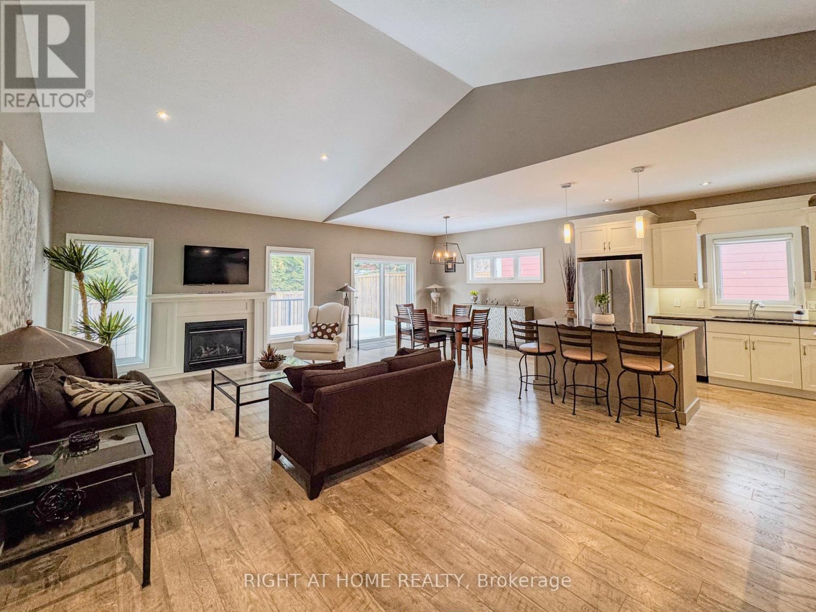 3 Cedar Drive, Niagara-On-The-Lake, Ontario  L0S 1J1 - Photo 10 - X12808218