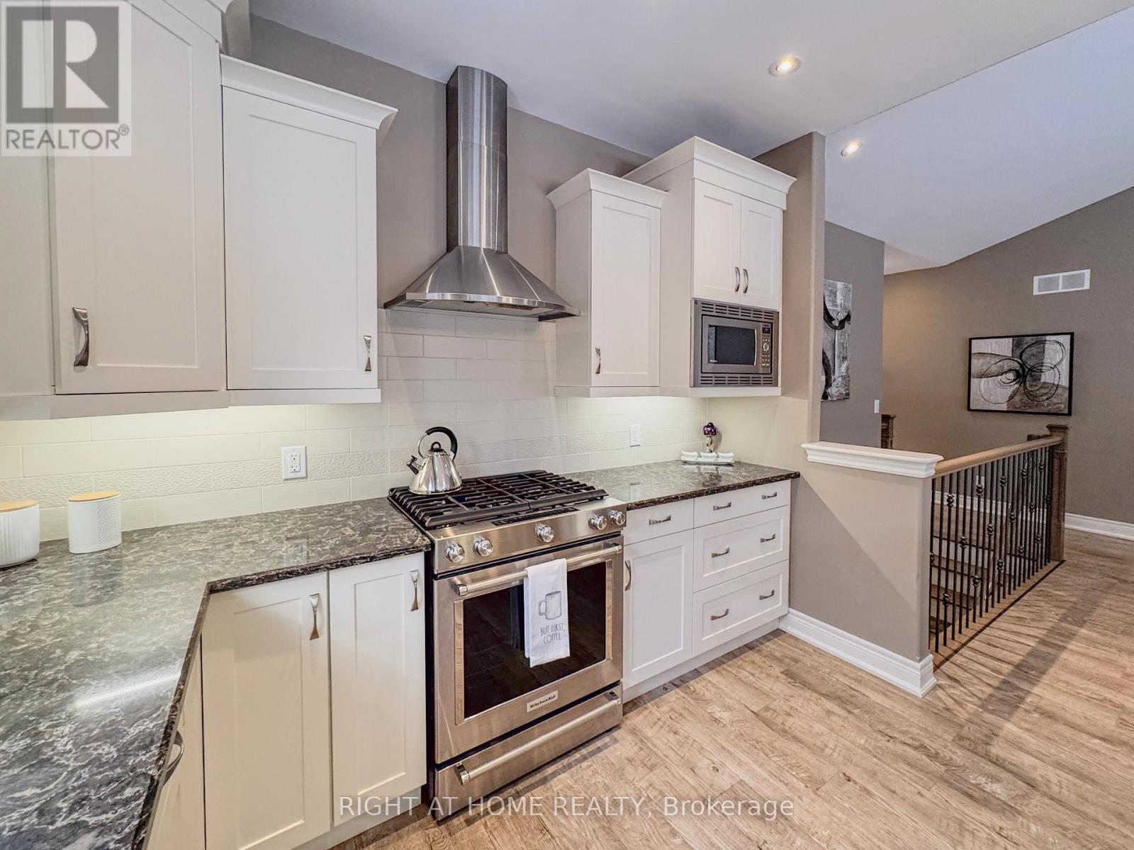 3 Cedar Drive, Niagara-On-The-Lake, Ontario  L0S 1J1 - Photo 13 - X12808218