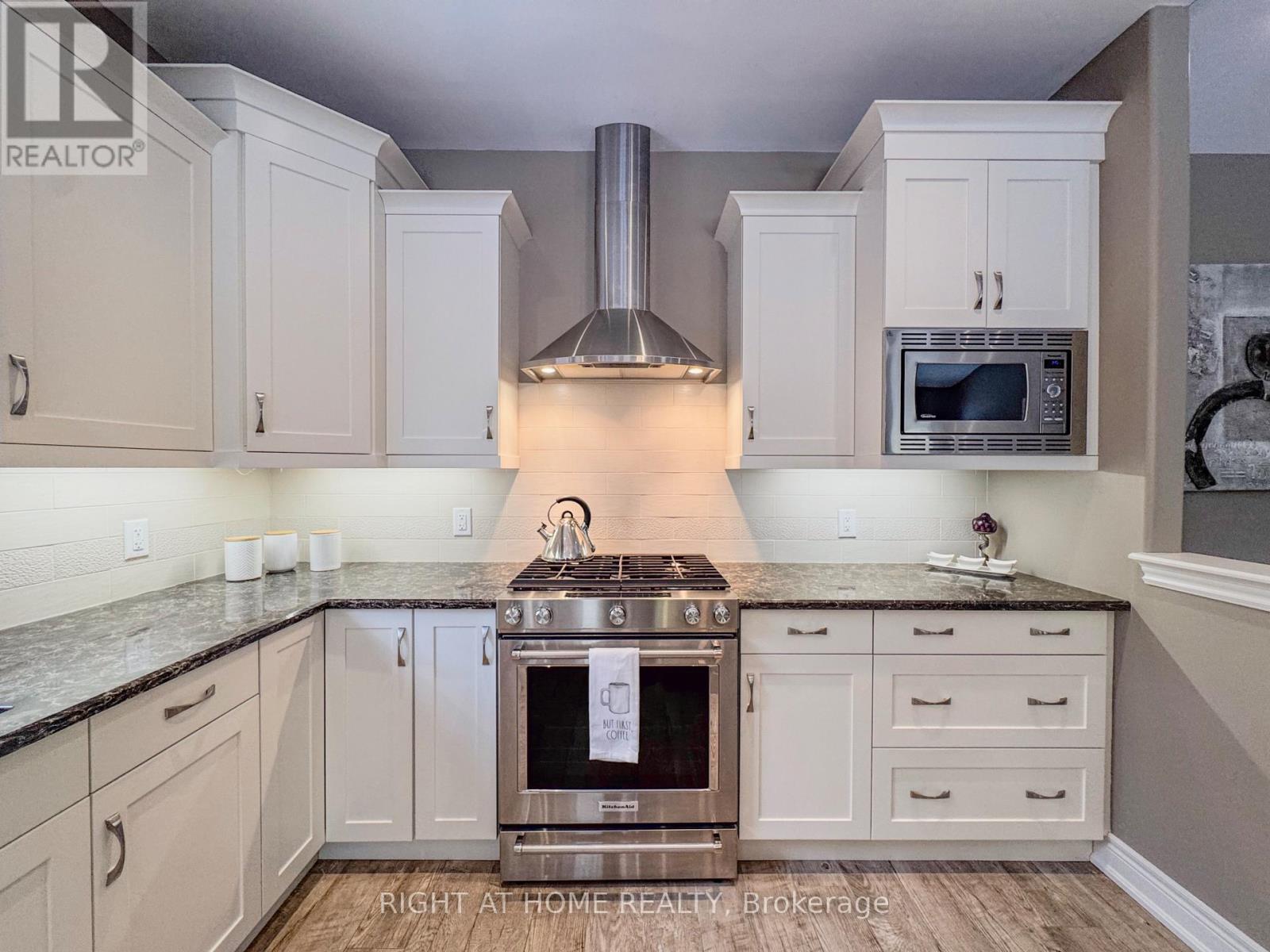 3 Cedar Drive, Niagara-On-The-Lake, Ontario  L0S 1J1 - Photo 14 - X12808218