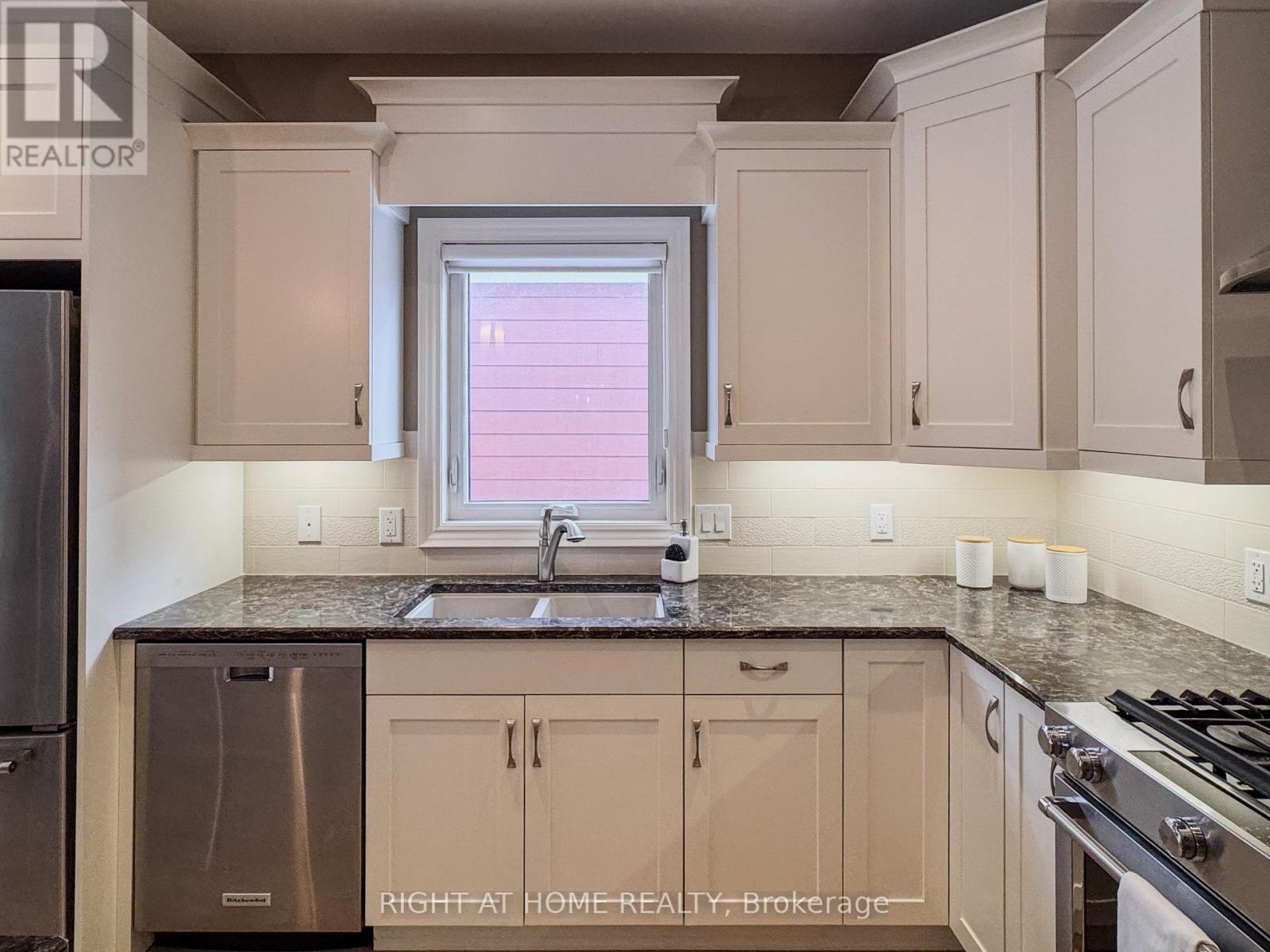 3 Cedar Drive, Niagara-On-The-Lake, Ontario  L0S 1J1 - Photo 15 - X12808218