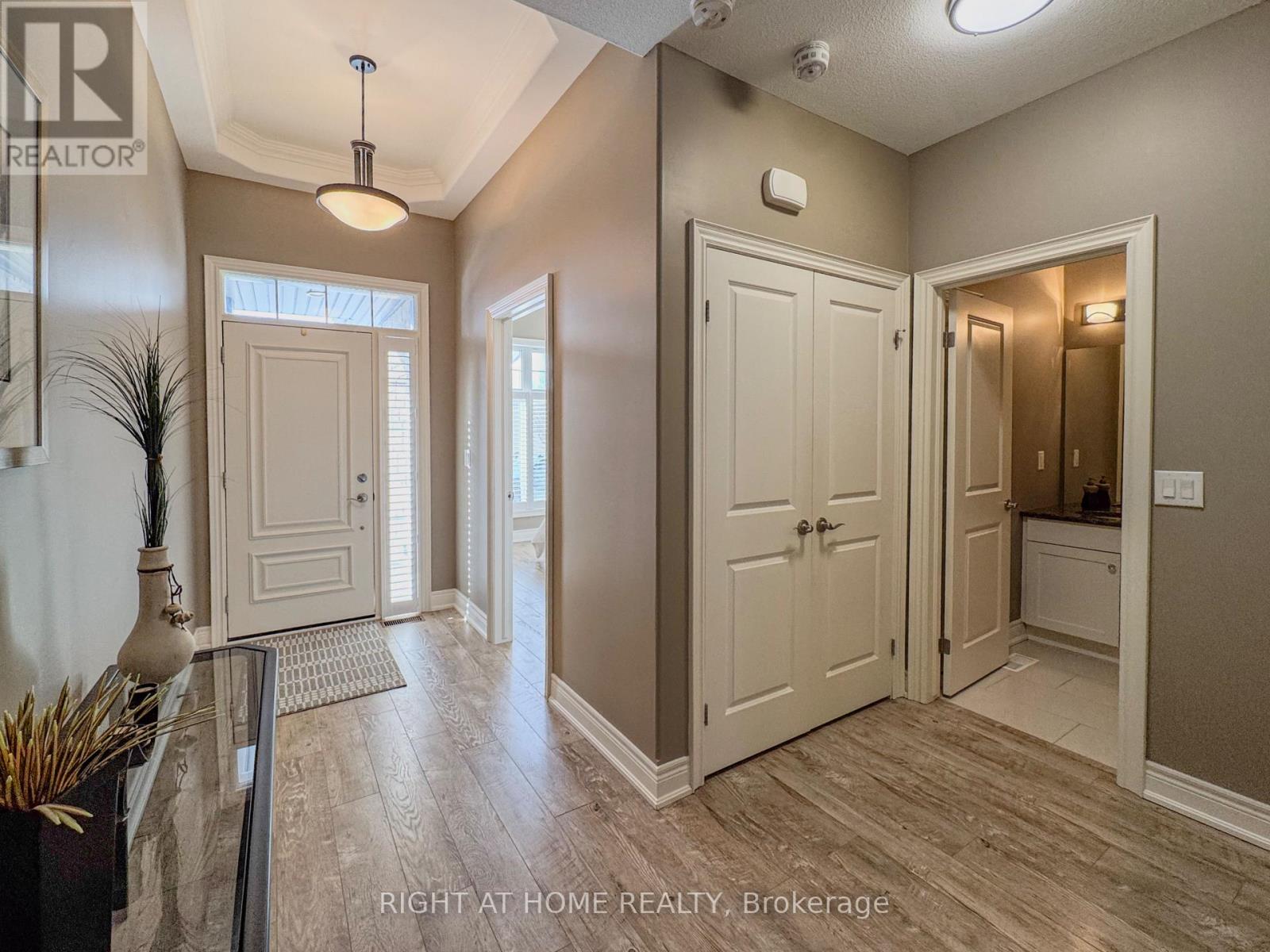 3 Cedar Drive, Niagara-On-The-Lake, Ontario  L0S 1J1 - Photo 5 - X12808218