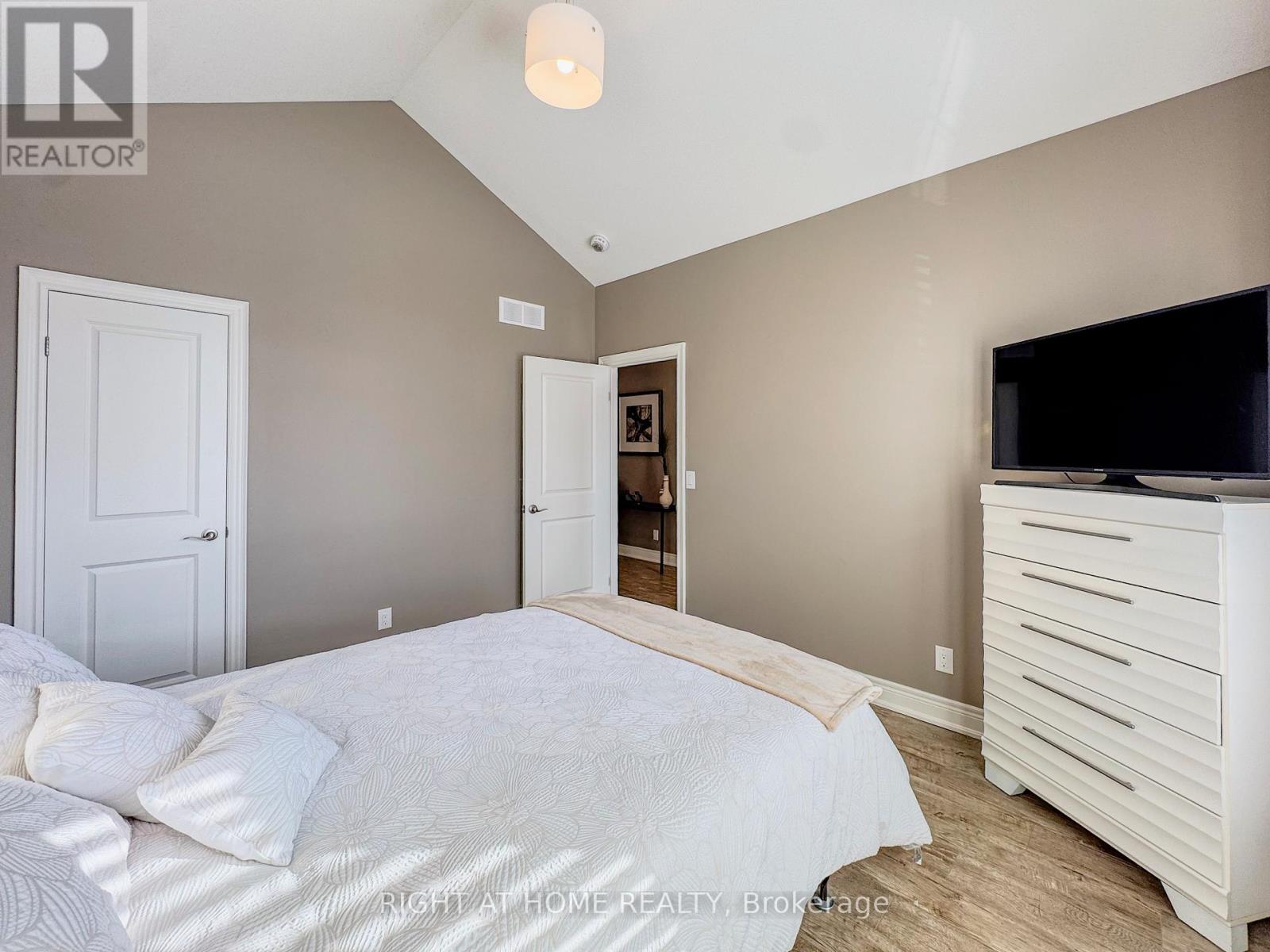 3 Cedar Drive, Niagara-On-The-Lake, Ontario  L0S 1J1 - Photo 8 - X12808218