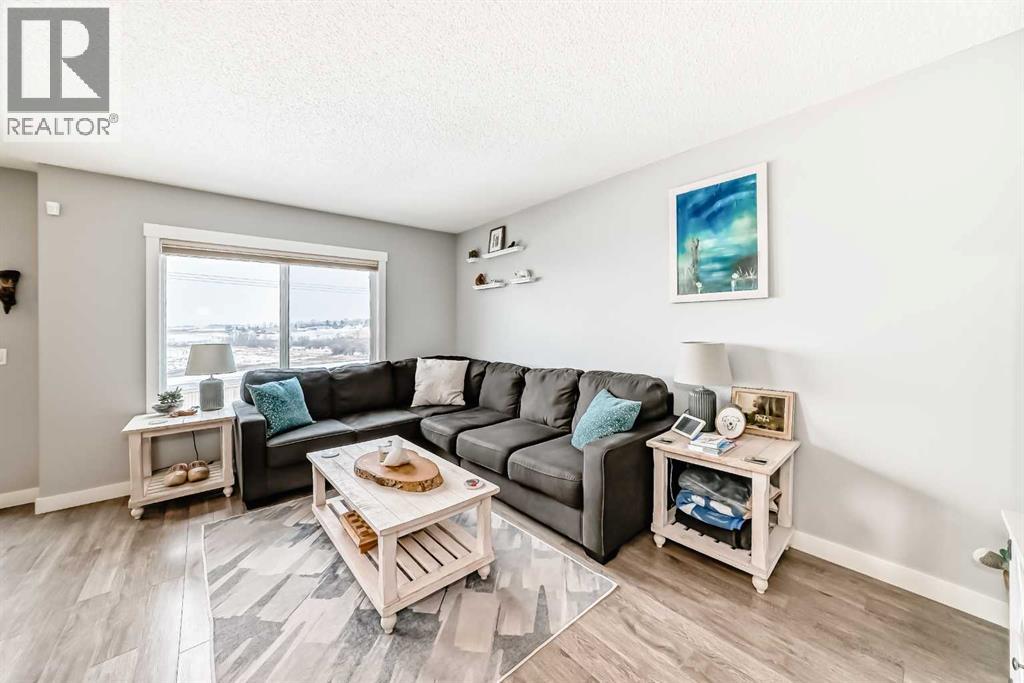 303 Sunrise View, Cochrane, Alberta  T4C 0Z7 - Photo 19 - A2287350