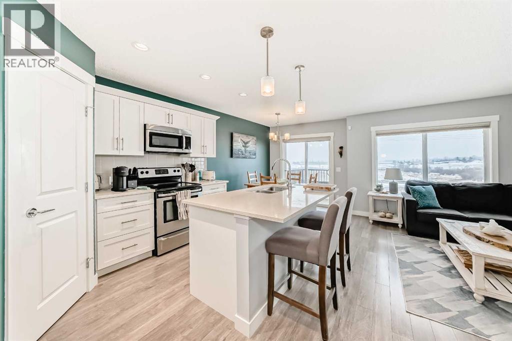 303 Sunrise View, Cochrane, Alberta  T4C 0Z7 - Photo 10 - A2287350