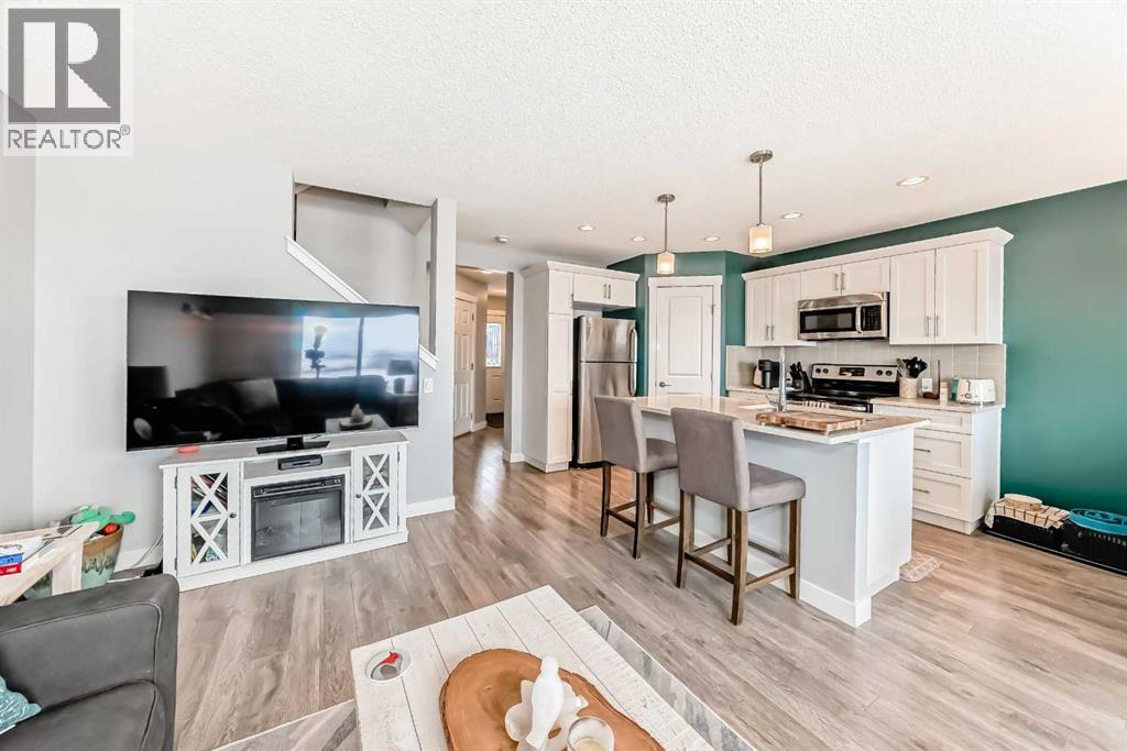 303 Sunrise View, Cochrane, Alberta  T4C 0Z7 - Photo 16 - A2287350