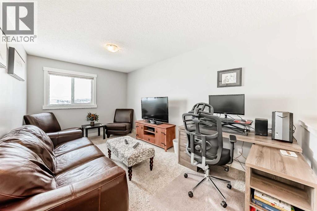 303 Sunrise View, Cochrane, Alberta  T4C 0Z7 - Photo 31 - A2287350