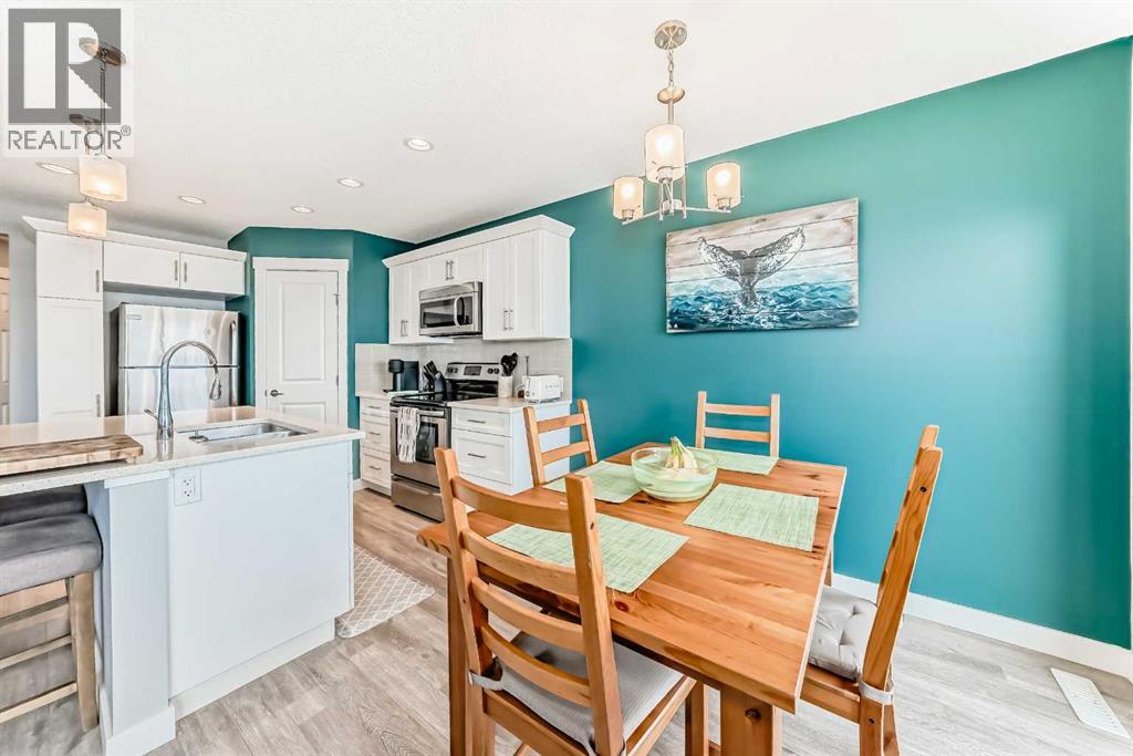 303 Sunrise View, Cochrane, Alberta  T4C 0Z7 - Photo 15 - A2287350