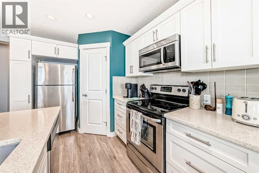 303 Sunrise View, Cochrane, Alberta  T4C 0Z7 - Photo 6 - A2287350