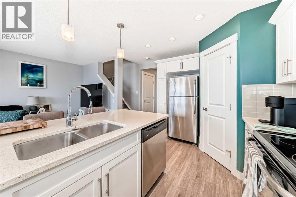 303 Sunrise View, Cochrane, Alberta  T4C 0Z7 - Photo 7 - A2287350