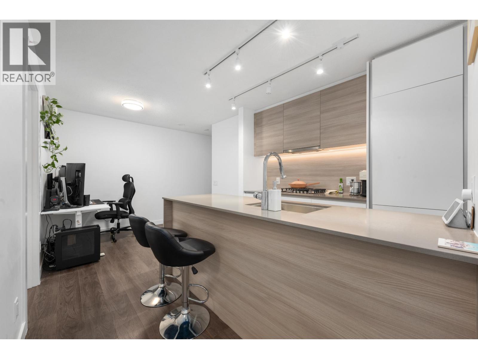 2509 908 Quayside Drive, New Westminster, British Columbia  V3M 0L4 - Photo 5 - R3092179