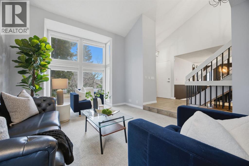 3 Stranraer Place Sw, Calgary, Alberta  T3H 1H5 - Photo 3 - A2283759