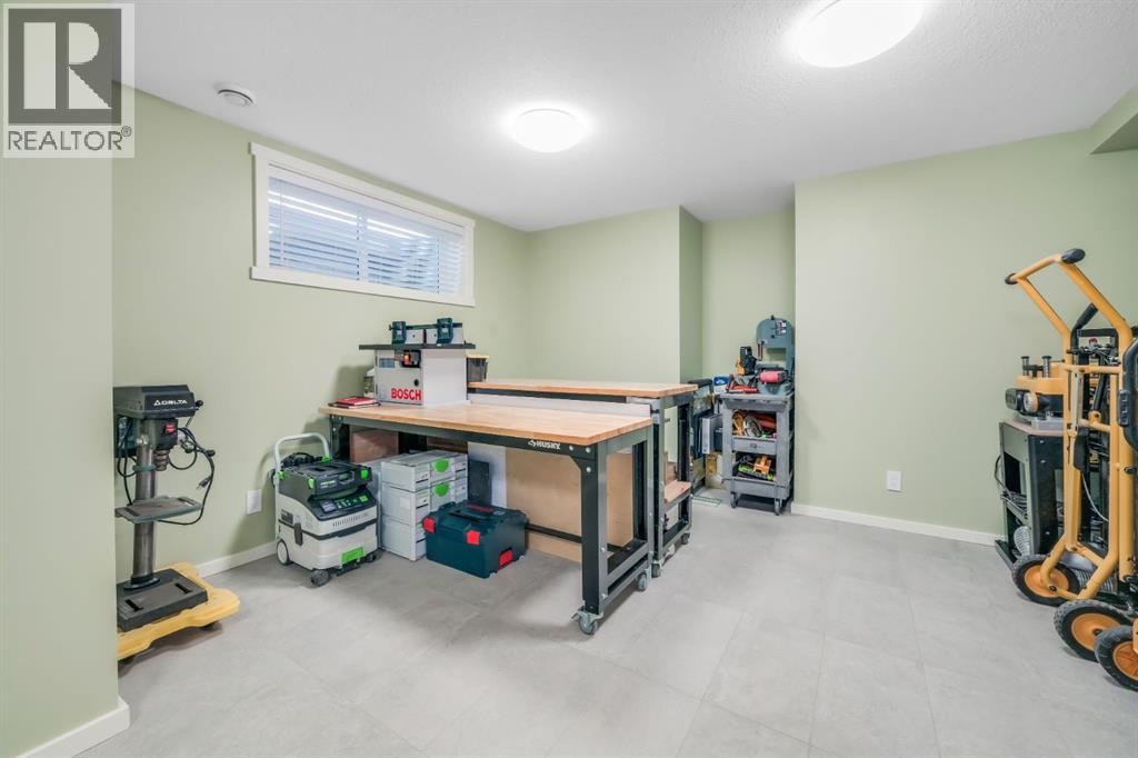 12 Sunrise View, Cochrane, Alberta  T4C 0W3 - Photo 35 - A2287157