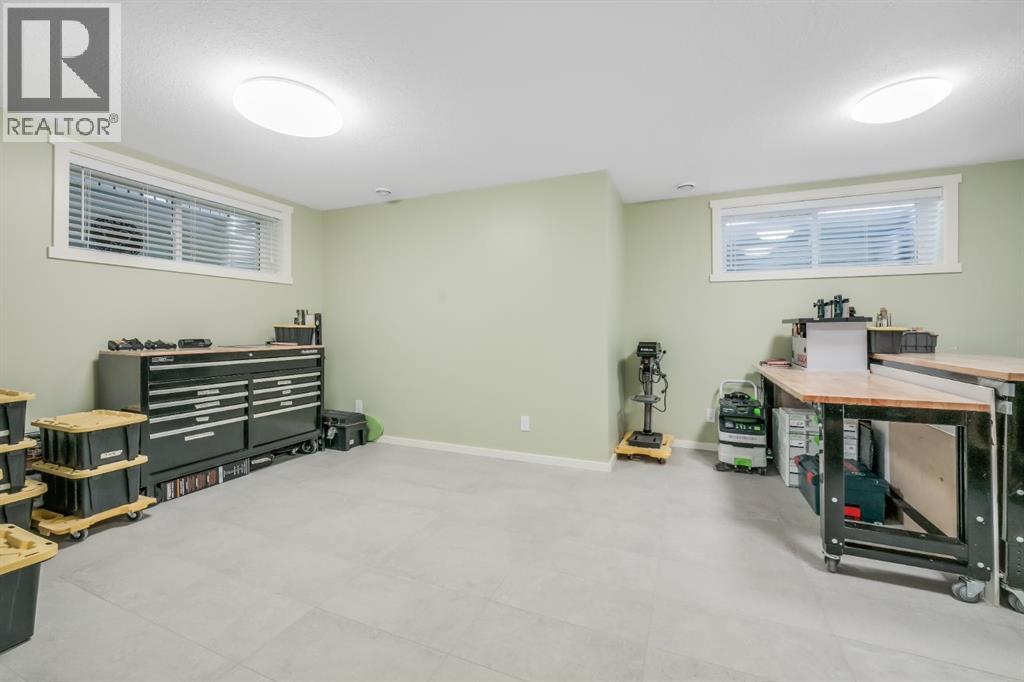 12 Sunrise View, Cochrane, Alberta  T4C 0W3 - Photo 34 - A2287157