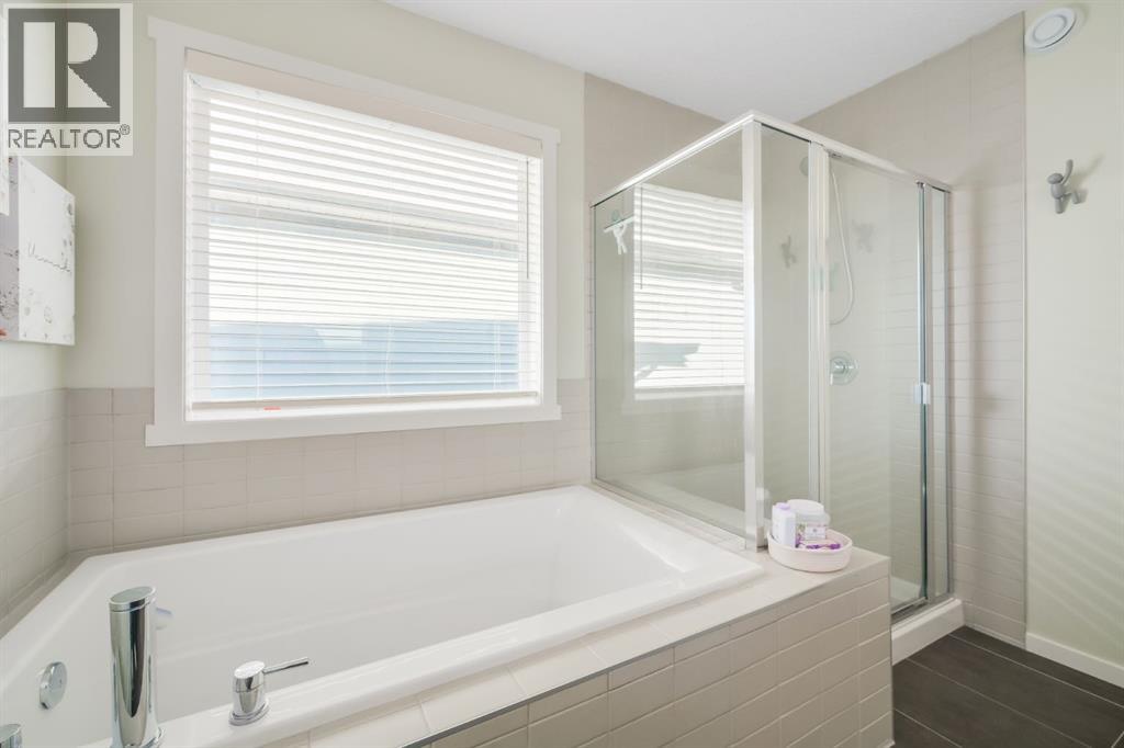 12 Sunrise View, Cochrane, Alberta  T4C 0W3 - Photo 21 - A2287157